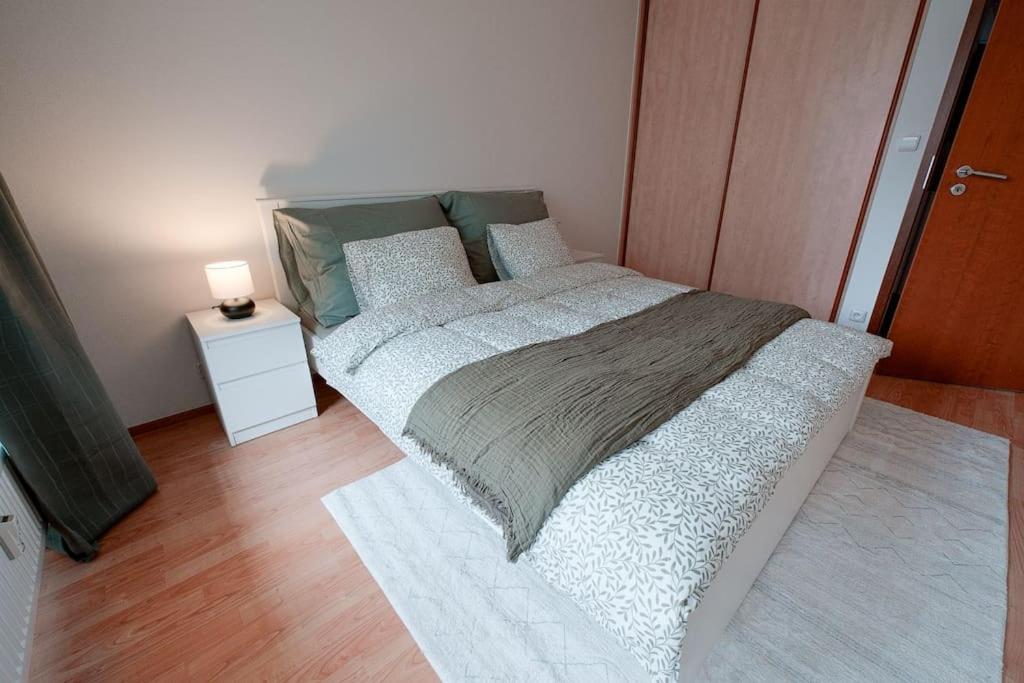 Apartman U Metra, 4 Hoste, Parking Free, Blizko O2 Arena Praag Buitenkant foto